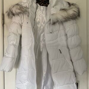 Laundry By Shelli Segal White Fur-Trimmed Puffer Coat